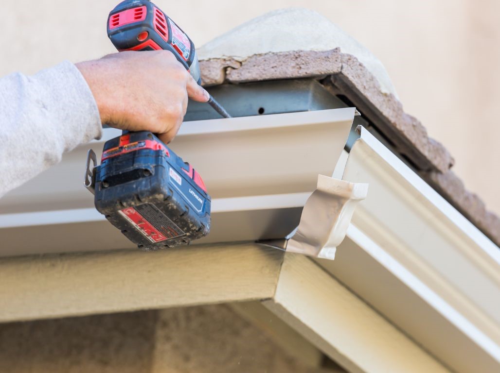 The Risks of DIY Gutter Installation