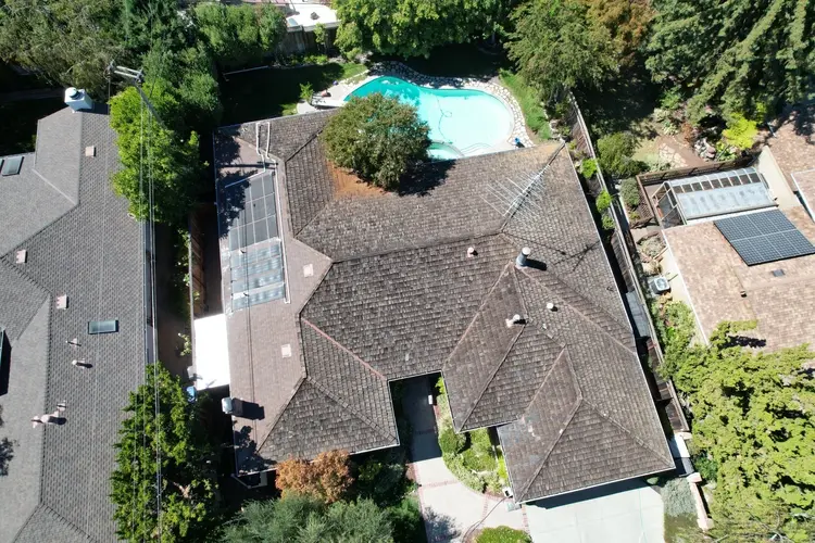 Signs It’s Time to Replace Your San Rafael Roof