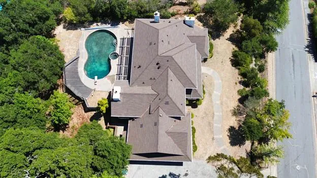 swimming pool big house roadside